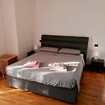 Con Ampio Giardino Esterno E Piscina Condominiale 加尔达