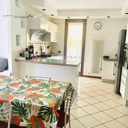 Casa de Férias Con Ampio Giardino Esterno E Piscina Condominiale
