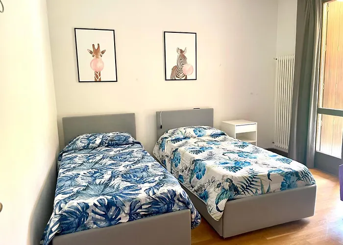 Con Ampio Giardino Esterno E Piscina Condominiale Casa de Férias Garda (Verona)